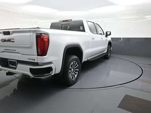 Used 2022 GMC Sierra 1500 AT4 w/ AT4 Preferred Package image 3