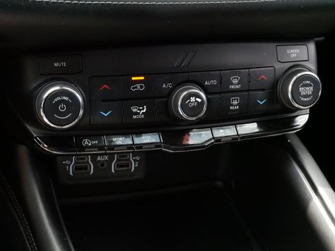 Used 2021 Dodge Durango SXT w/ Trailer Tow Group IV AWD/4WD image 23