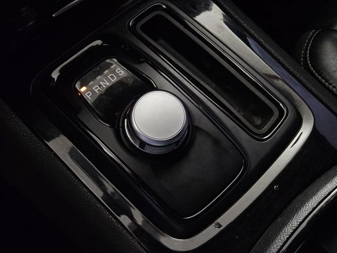 Used 2023 Chrysler 300 S RWD image 14