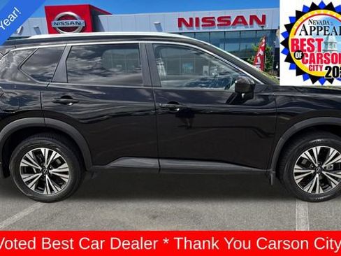 Used 2023 Nissan Rogue SV w/ SV Premium B Package FWD image 2