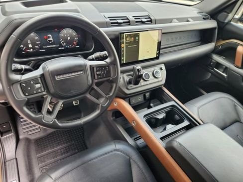 Used 2023 Land Rover Defender 90 X image 4