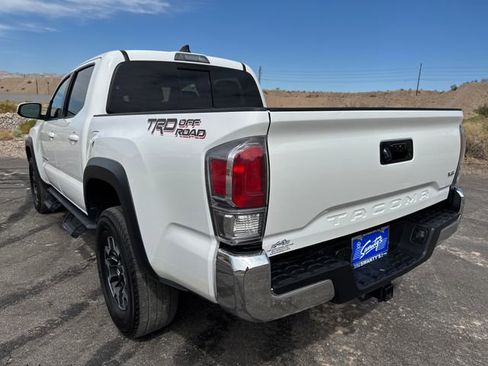 Used 2023 Toyota Tacoma TRD Off-Road image 3