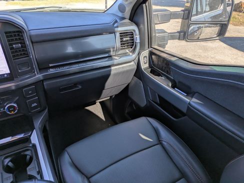 Certified 2024 Ford F250 Lariat w/ Chrome Package AWD/4WD image 17