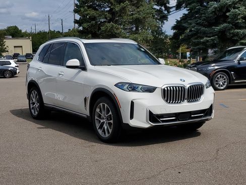 Used 2025 BMW X5 xDrive40i w/ Premium Package AWD/4WD image 7