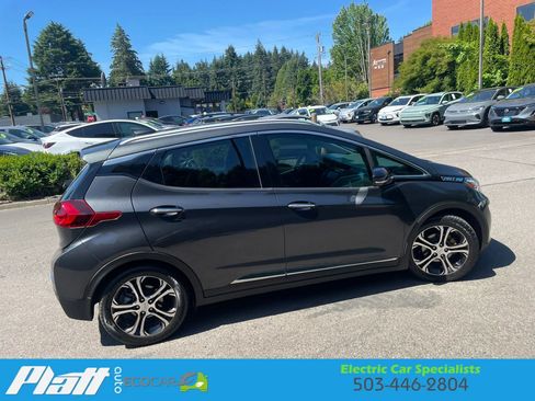 Used 2017 Chevrolet Bolt Premier w/ Driver Confidence II Package FWD image 13