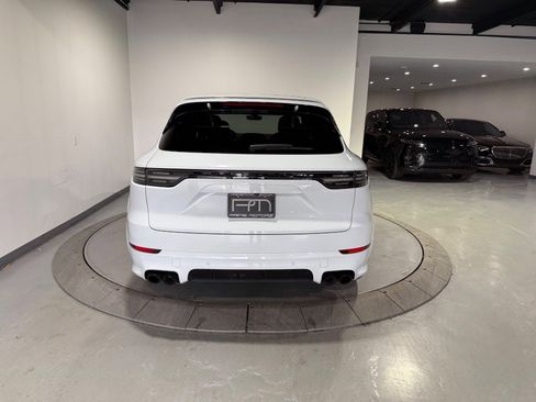 Used 2022 Porsche Cayenne image 15