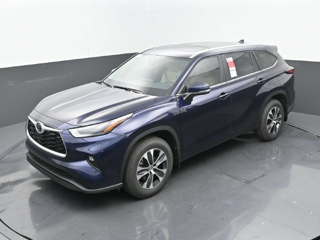 Used 2025 Toyota Highlander XLE FWD image 32