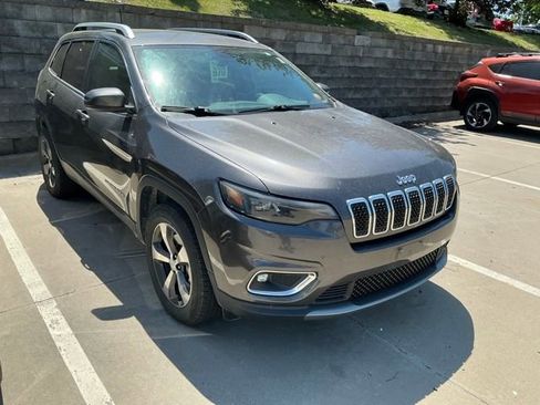 Used 2019 Jeep Cherokee Limited AWD/4WD image 4