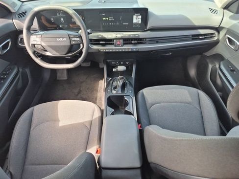Used 2025 Kia K4 FWD image 25
