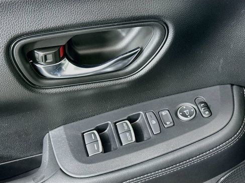 Used 2024 Honda HR-V EX-L image 17