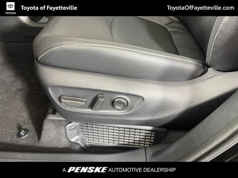 Used 2026 Toyota Sienna Limited FWD image 26