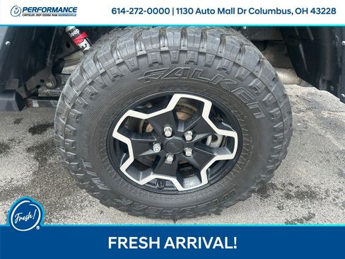 Used 2022 Jeep Gladiator Rubicon w/ LED Lighting Group AWD/4WD image 11
