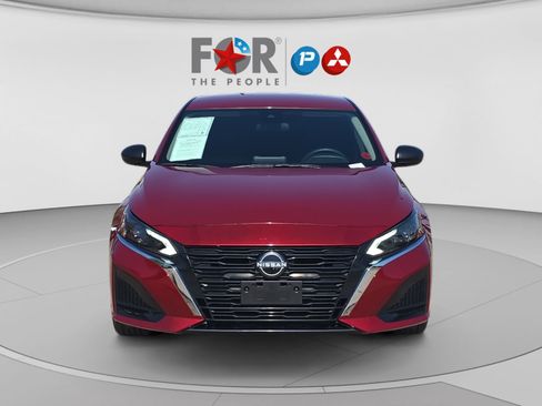 Used 2025 Nissan Altima 2.5 SV FWD image 8