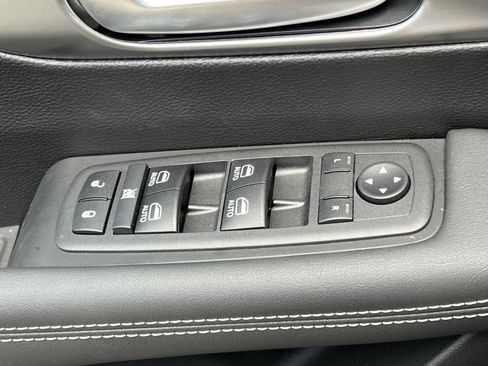 New 2025 Chrysler Pacifica Select w/ Fav Edition Package image 26