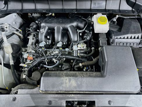 Used 2025 Nissan Pathfinder SV FWD image 34