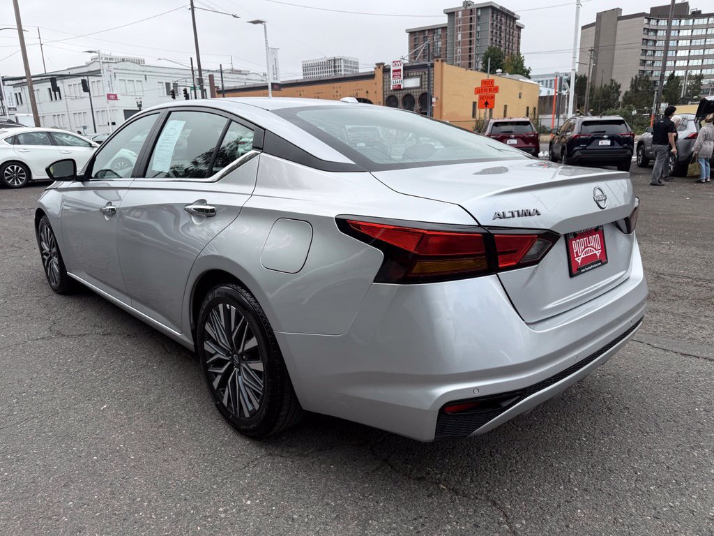 Used 2025 Nissan Altima 2.5 SV FWD image 6