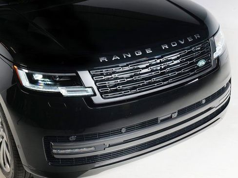 New 2025 Land Rover Range Rover SE image 29