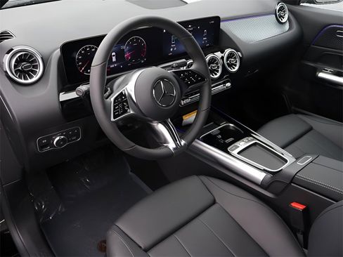 Used 2025 Mercedes-Benz GLA 250 4MATIC image 57