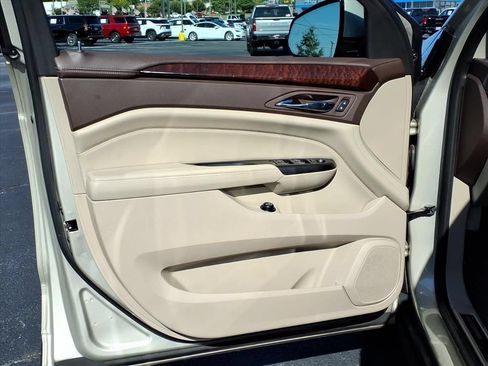 Used 2015 Cadillac SRX Luxury w/ Driver Awareness Package FWD image 6