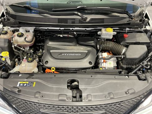 Used 2020 Chrysler Pacifica Limited w/ Advanced Safetytec Group image 43