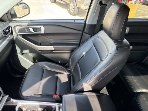 Used 2023 Ford Explorer XLT w/ Equipment Group 202A image 18