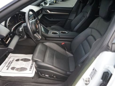 Used 2022 Porsche Taycan RWD image 9