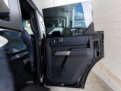 Used 2022 Ford Bronco Outer Banks w/ Sasquatch Package image 36