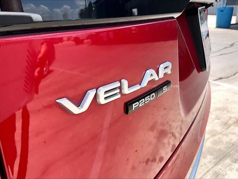 Used 2020 Land Rover Range Rover Velar S AWD/4WD image 31