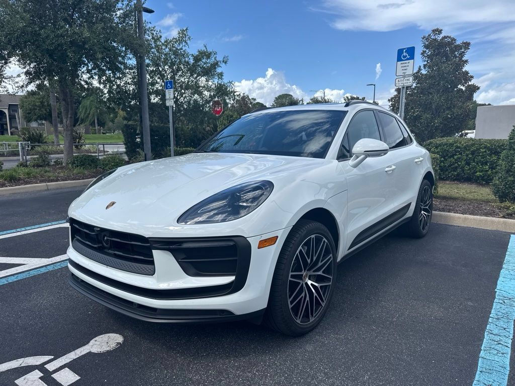 Certified 2026 Porsche Macan AWD/4WD image 1