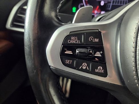 Used 2022 BMW X7 xDrive40i w/ M Sport Package image 19