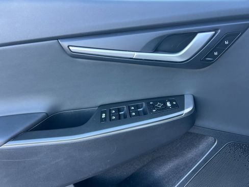 Used 2023 Kia EV6 Light image 11