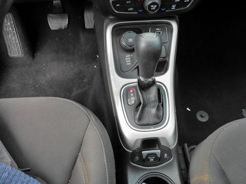 Used 2019 Jeep Compass Sport image 26