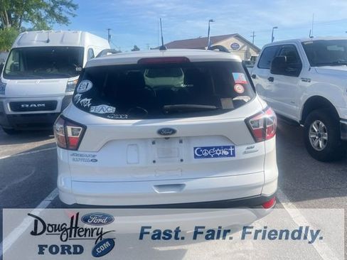Used 2017 Ford Escape SE w/ Equipment Group 201A FWD image 4
