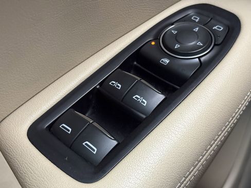 Used 2018 Cadillac XT5 FWD image 27