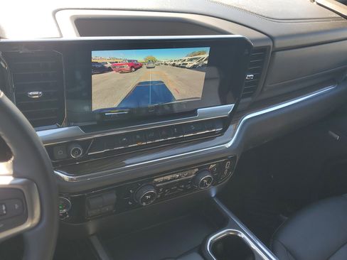 Used 2024 Chevrolet Silverado 1500 LT Trail Boss w/ Convenience Package II image 28