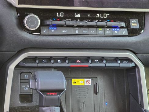 Used 2025 Toyota Tundra Limited w/ TRD Off-Road Package image 20