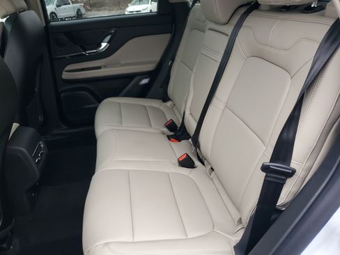 New 2026 Lincoln Corsair Premiere image 28