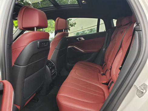 Used 2022 BMW X6 xDrive40i w/ M Sport Package AWD/4WD image 33