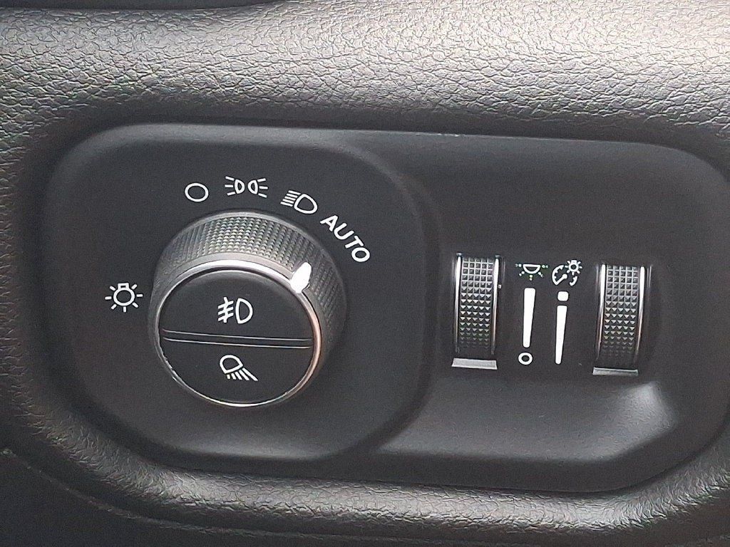 Used 2023 RAM 1500 Laramie AWD/4WD image 26