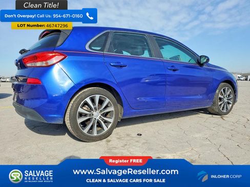 Used 2019 Hyundai Elantra GT image 4
