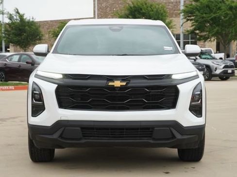 Used 2026 Chevrolet Equinox LT image 2