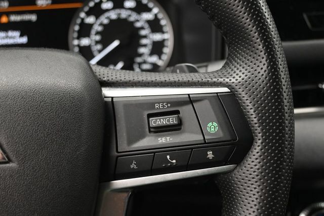 Used 2025 Mitsubishi Outlander SE FWD image 18