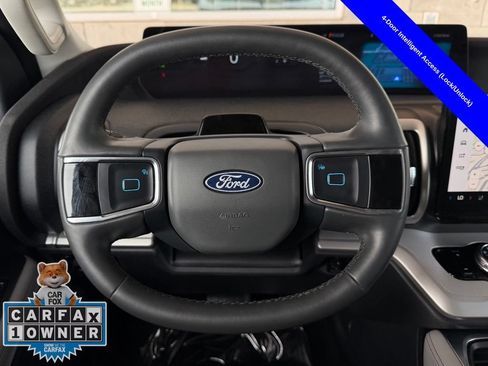 Used 2025 Ford Expedition Active AWD/4WD image 13