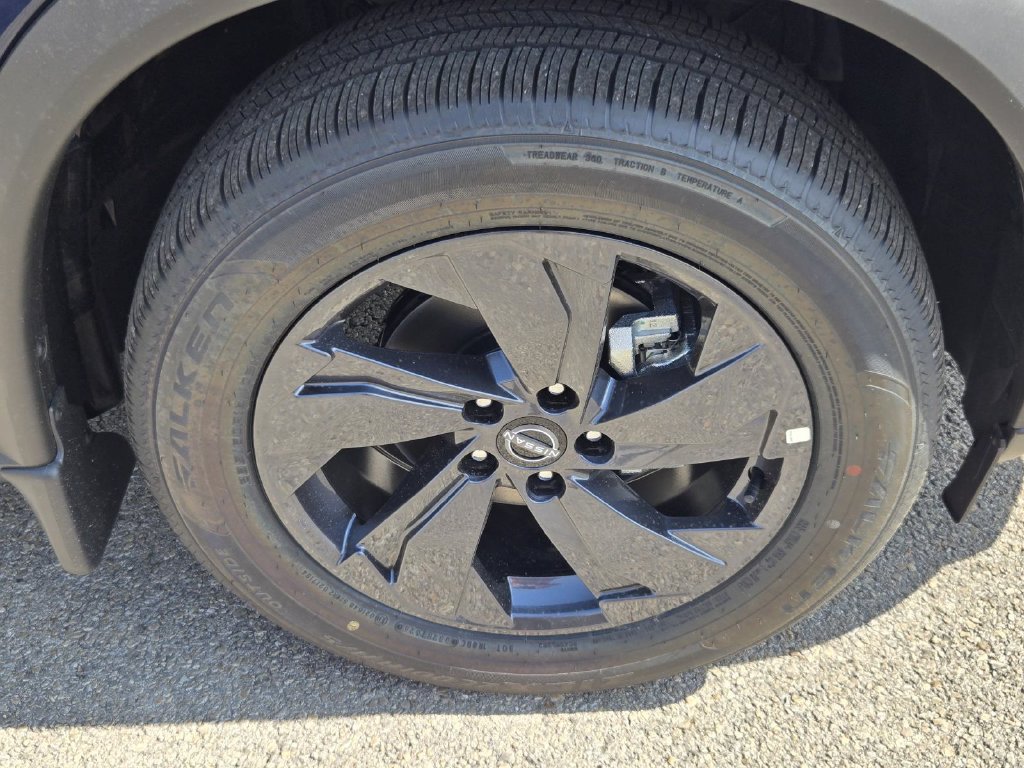 New 2026 Nissan Rogue SV FWD image 6