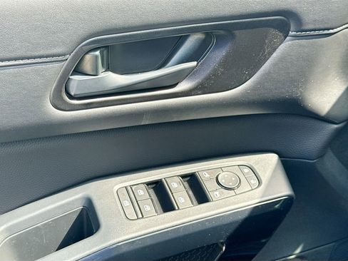 New 2025 Nissan Pathfinder SV image 18