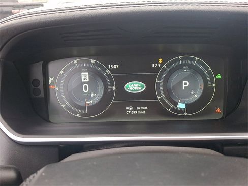 Used 2017 Land Rover Range Rover HSE image 22