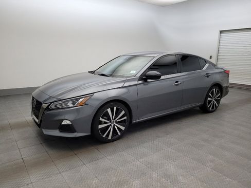 Used 2021 Nissan Altima 2.5 SR FWD image 2