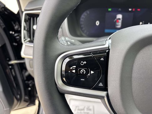 Used 2026 Volvo XC90 B6 Ultra w/ Protection Package Premier AWD/4WD image 18