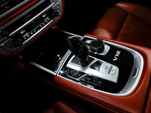 Used 2018 BMW M760i xDrive AWD/4WD image 28