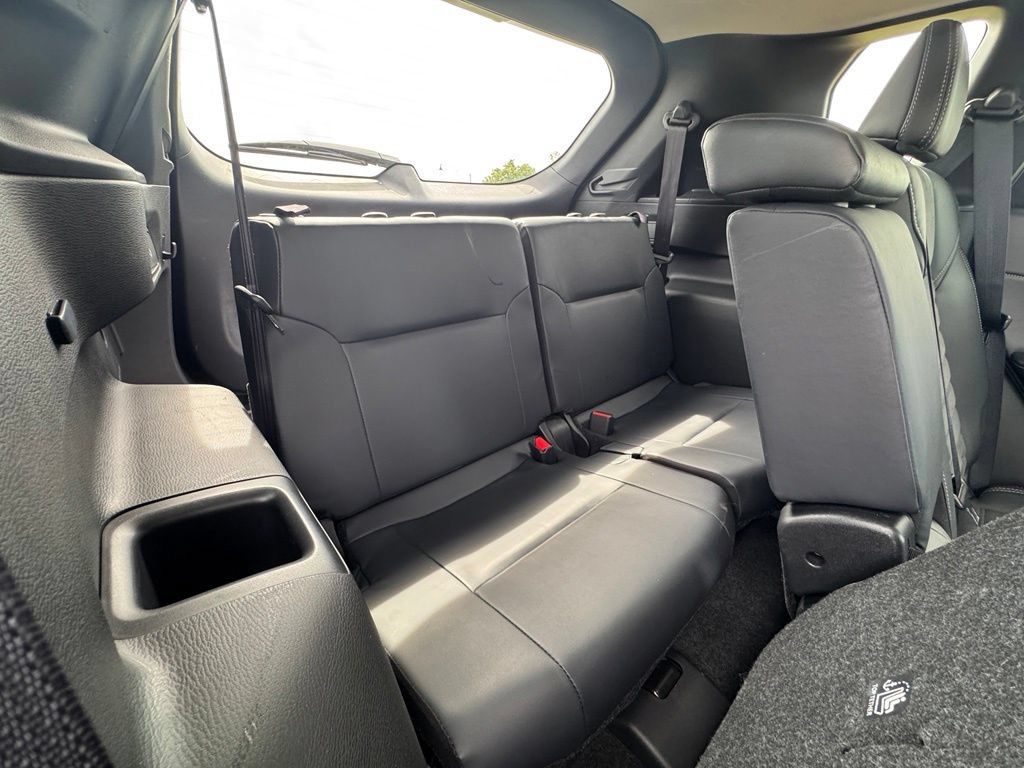 Used 2025 Mitsubishi Outlander SE AWD/4WD image 34